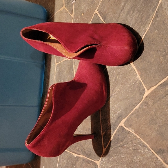 Aldo Red Velvet Heels - Picture 1 of 2